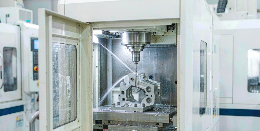 CNC Machining vs. Injection Molding: How to Choose the Right Manufacturing Process