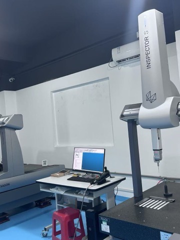 Hexagon Inspector S measuring machine in the measurement room